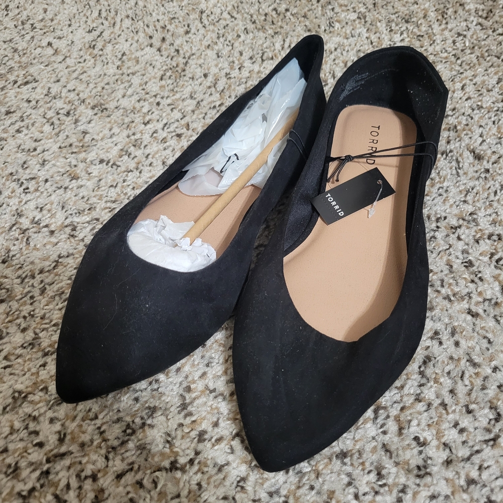 Torrid Classic Black Pointed Flats